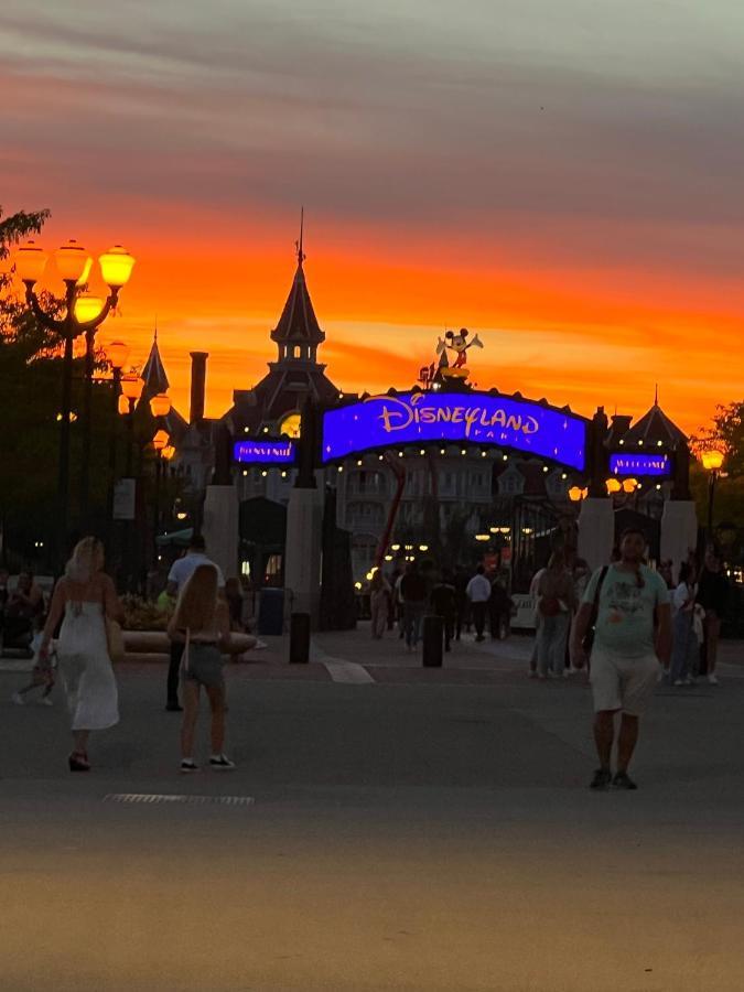 A 10 Mn De Disney Land Paris Appartement Neuf Бюсси-Сен-Жорж Экстерьер фото